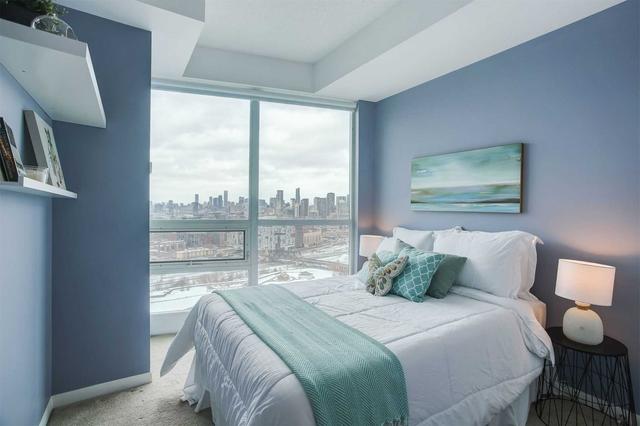 3210 - 215 Fort York Blvd, Condo with 2 bedrooms, 2 bathrooms and 1 parking in Toronto ON | Image 3