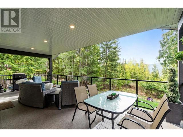 7430 Stampede Trail, House detached with 3 bedrooms, 2 bathrooms and 4 parking in Columbia Shuswap F BC | Image 24