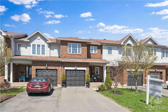 224 Macoun Cir, Townhouse with 3 bedrooms, 3 bathrooms and 3 parking in Ottawa ON | Image 1