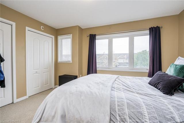 1573 Crimson Cres, House attached with 3 bedrooms, 2 bathrooms and 5 parking in Kingston ON | Image 11