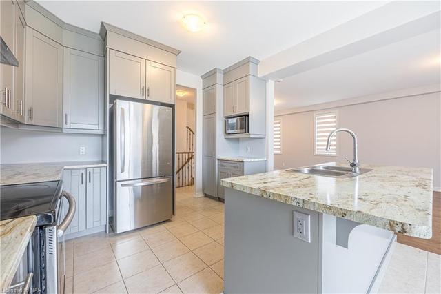 6708 Sam Iorfida Drive, House detached with 4 bedrooms, 2 bathrooms and 6 parking in Niagara Falls ON | Image 2