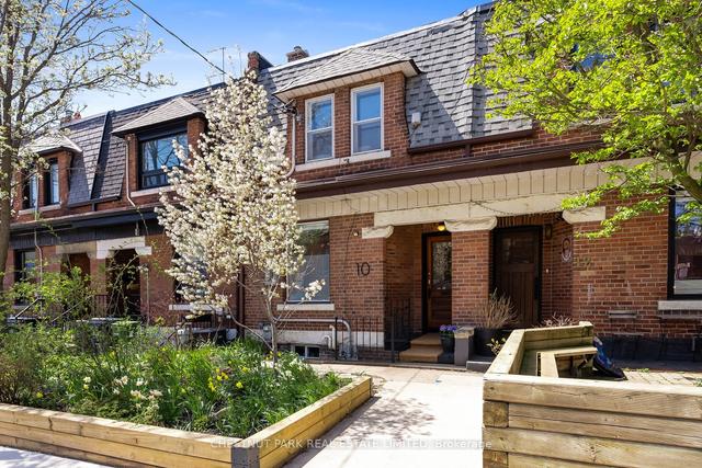 10 Grace St, House attached with 2 bedrooms, 2 bathrooms and 0 parking in Toronto ON | Image 1