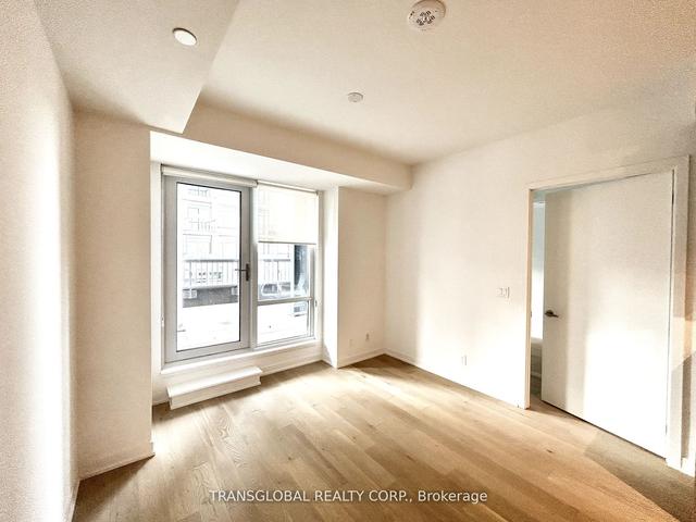 202 - 7950 Bathurst St, Condo with 2 bedrooms, 2 bathrooms and 1 parking in Vaughan ON | Image 2