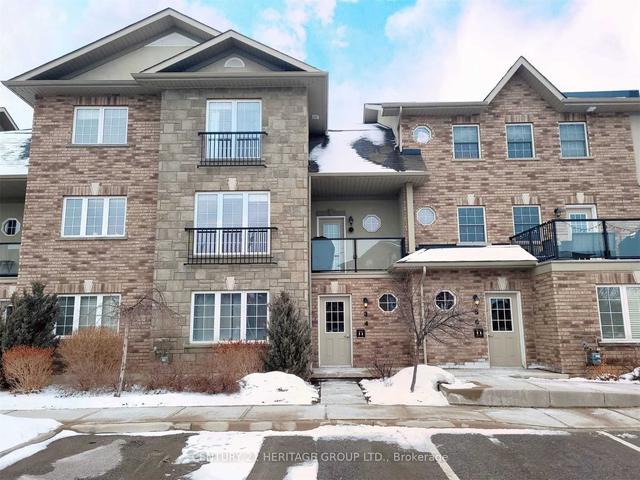4 - 53 Ferndale Dr S, Townhouse with 3 bedrooms, 3 bathrooms and 1 parking in Barrie ON | Image 1