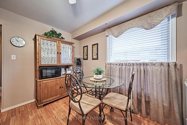 44 - 222 Pearson St, Townhouse with 4 bedrooms, 2 bathrooms and 2 parking in Oshawa ON | Image 3