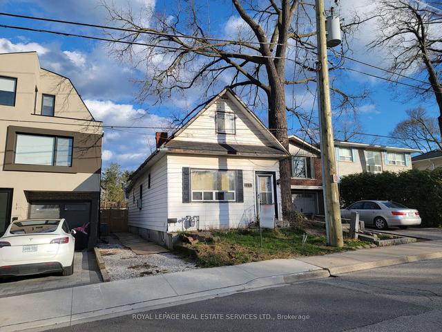 13 Queen St W, House detached with 3 bedrooms, 1 bathrooms and 0 parking in Mississauga ON | Image 12