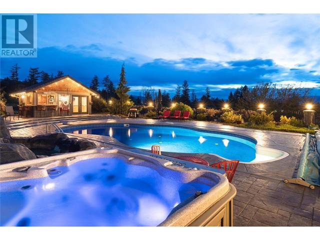 2775 Harvard Rd, House detached with 6 bedrooms, 4 bathrooms and 14 parking in Kelowna BC | Image 40