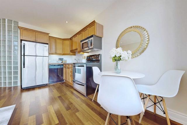 209 - 1246 Yonge St, Condo with 2 bedrooms, 1 bathrooms and 1 parking in Toronto ON | Image 3