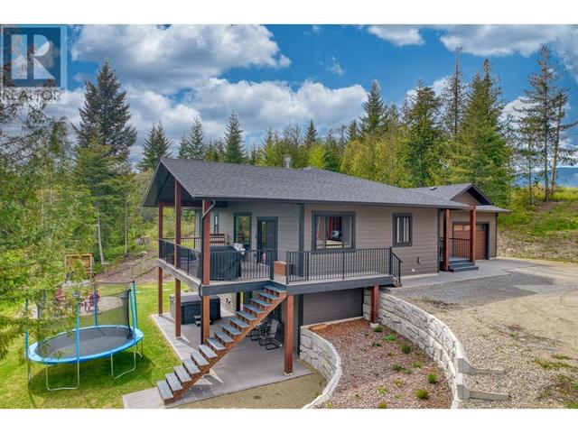6600 Park Hill Rd Ne, House detached with 5 bedrooms, 3 bathrooms and 7 parking in Salmon Arm BC | Image 4