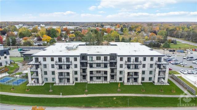 229 - 31 Eric Devlin Lane, Condo with 2 bedrooms, 2 bathrooms and 1 parking in Perth ON | Image 2