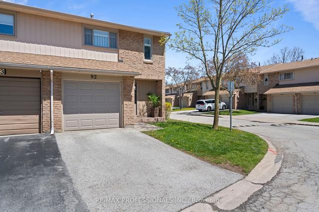 92 - 1542 Lancaster Dr, Townhouse with 3 bedrooms, 2 bathrooms and 2 parking in Oakville ON | Image 23