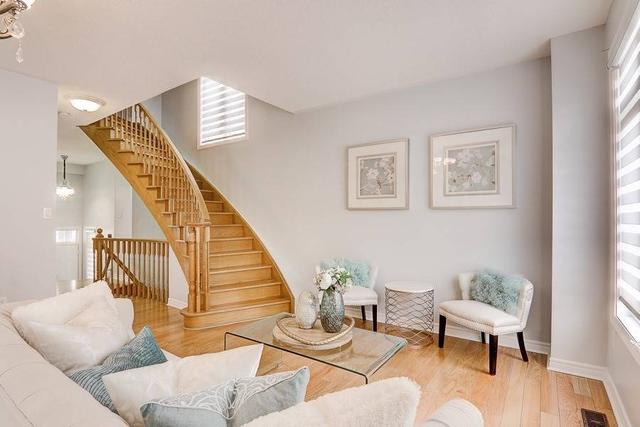 5 Tom Wells Cres, House detached with 4 bedrooms, 5 bathrooms and 6 parking in Toronto ON | Image 6