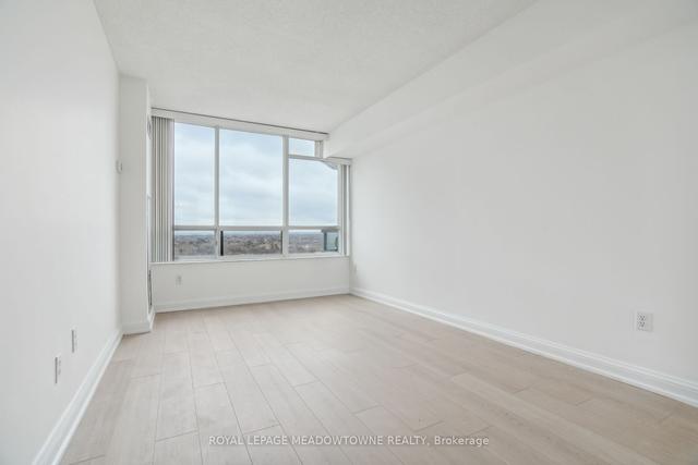 1807 - 22 Hanover Rd, Condo with 2 bedrooms, 2 bathrooms and 2 parking in Brampton ON | Image 11