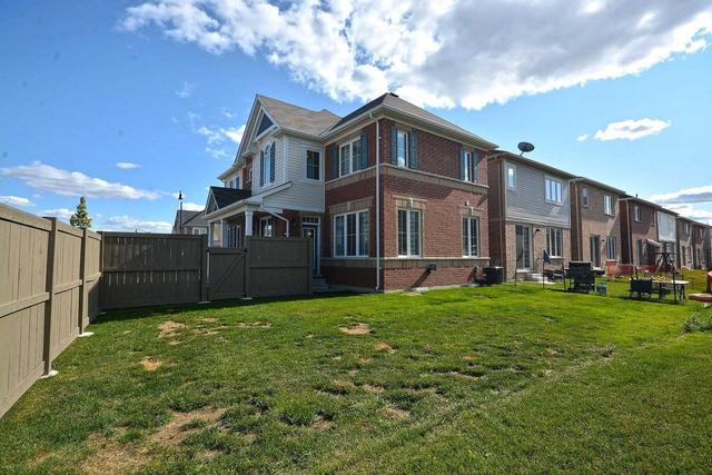 29 Ringway Rd W, House detached with 4 bedrooms, 3 bathrooms and 4 parking in Brampton ON | Image 10