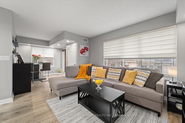 206 - 35 Hunt Ave, Condo with 2 bedrooms, 2 bathrooms and 1 parking in Richmond Hill ON | Image 6
