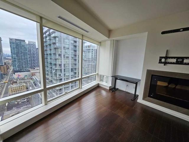 2802 - 180 University Ave, Condo with 1 bedrooms, 1 bathrooms and 1 parking in Toronto ON | Image 17