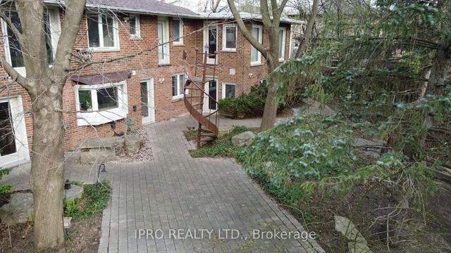 72 Rutledge Rd, House detached with 3 bedrooms, 4 bathrooms and 12 parking in Mississauga ON | Image 5