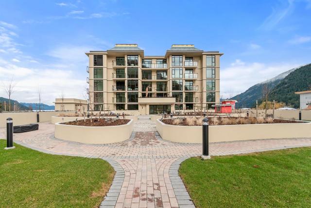 404 - 120 Esplanade Ave, Condo with 1 bedrooms, 1 bathrooms and null parking in Harrison Hot Springs BC | Image 8
