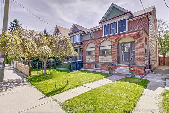 898 Dovercourt Rd, House detached with 3 bedrooms, 3 bathrooms and 2 parking in Toronto ON | Image 12