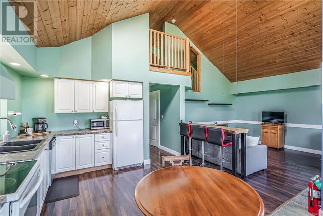 7163 Peterson Rd, House detached with 3 bedrooms, 2 bathrooms and 4 parking in Lantzville BC | Image 6