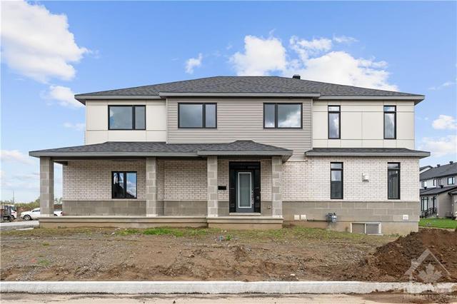 108 Big Dipper St, Townhouse with 4 bedrooms, 3 bathrooms and 4 parking in Ottawa ON | Image 2