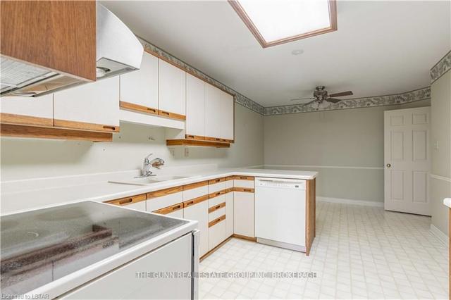 33 - 2 Cadeau Terr, Townhouse with 2 bedrooms, 3 bathrooms and 4 parking in London ON | Image 15