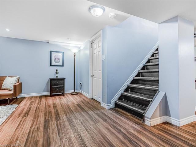 162 East 17th Street, House detached with 2 bedrooms, 1 bathrooms and 1 parking in Hamilton ON | Image 16