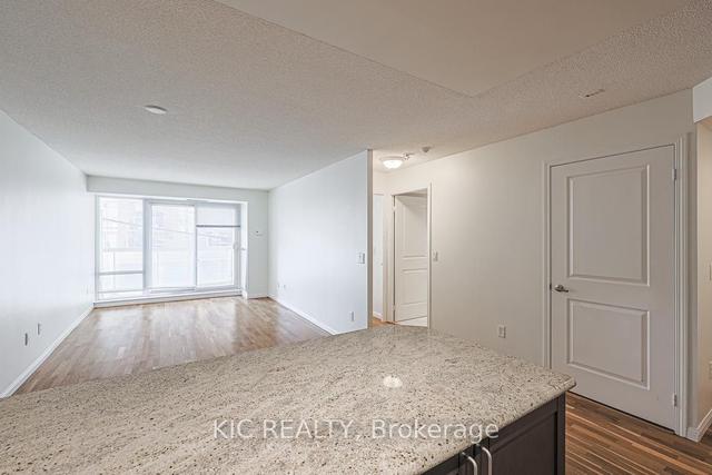 412 - 15 Stafford St, Condo with 1 bedrooms, 1 bathrooms and 1 parking in Toronto ON | Image 12