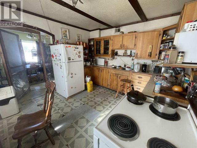 646 Hwy 594, House detached with 8 bedrooms, 2 bathrooms and null parking in Machin ON | Image 4