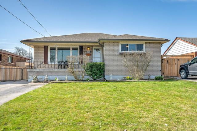 106 Reno Ave, House detached with 3 bedrooms, 2 bathrooms and 5 parking in Hamilton ON | Image 1