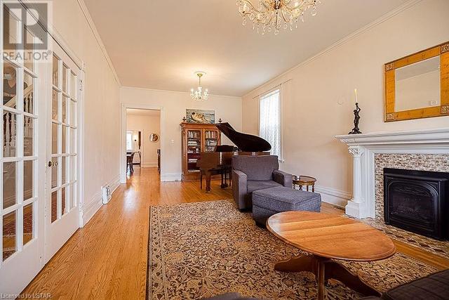 476 Colborne St, House detached with 4 bedrooms, 2 bathrooms and 3 parking in London ON | Image 7