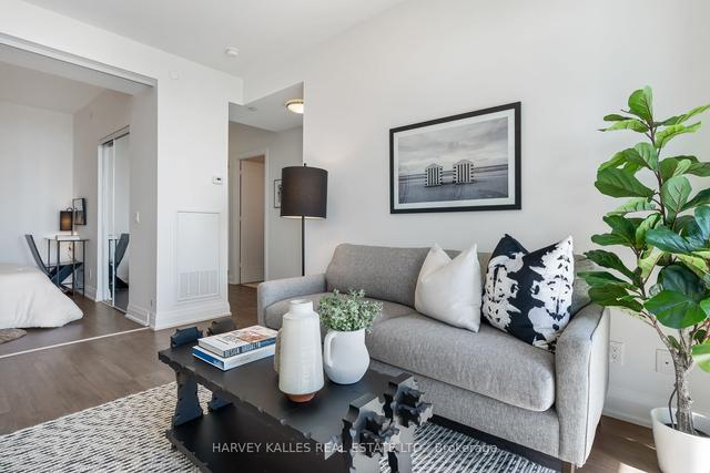 2002 - 56 Annie Craig Dr, Condo with 2 bedrooms, 1 bathrooms and 1 parking in Toronto ON | Image 6