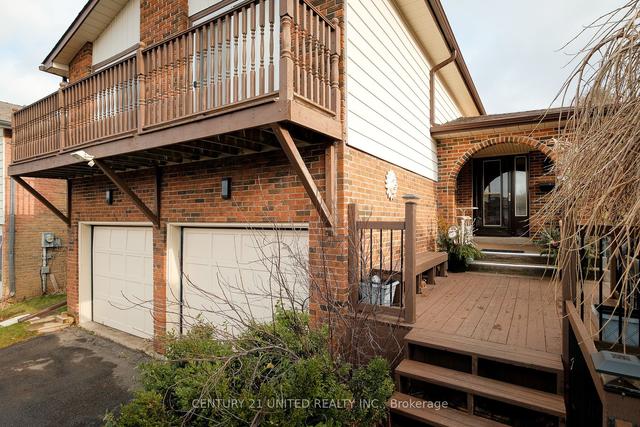 2106 Walker Ave, House detached with 3 bedrooms, 2 bathrooms and 4 parking in Peterborough ON | Image 1