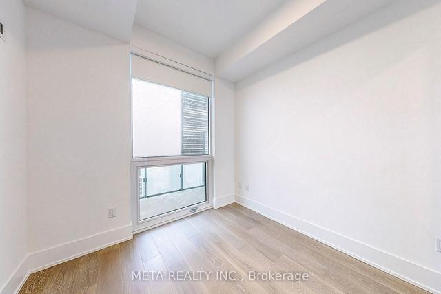 4301 - 39 Roehampton Ave, Condo with 1 bedrooms, 2 bathrooms and 0 parking in Toronto ON | Image 3
