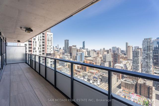 4002 - 38 Widmer St, Condo with 2 bedrooms, 2 bathrooms and 0 parking in Toronto ON | Image 4