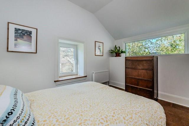 24 Albert St, House detached with 2 bedrooms, 2 bathrooms and 3 parking in Guelph ON | Image 9