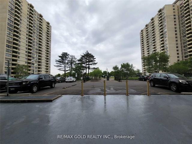2707 - 330 Dixon Rd, Condo with 3 bedrooms, 2 bathrooms and 1 parking in Toronto ON | Image 11