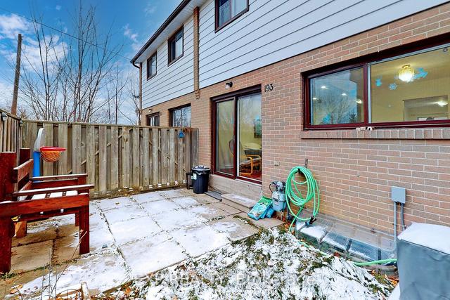 193 Fleetwood Cres, Townhouse with 3 bedrooms, 2 bathrooms and 1 parking in Brampton ON | Image 31