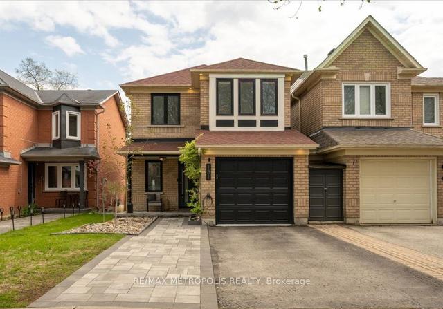 131 Thicket Cres, House detached with 3 bedrooms, 3 bathrooms and 3 parking in Pickering ON | Image 1
