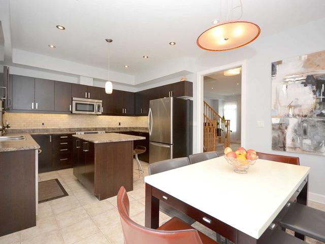 3180 Joel Kerbel Pl, House attached with 3 bedrooms, 3 bathrooms and 3 parking in Mississauga ON | Image 5