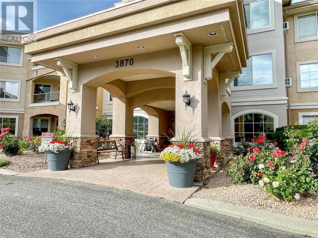 113 - 3870 Brown Rd, Condo with 2 bedrooms, 2 bathrooms and 1 parking in West Kelowna BC | Image 1