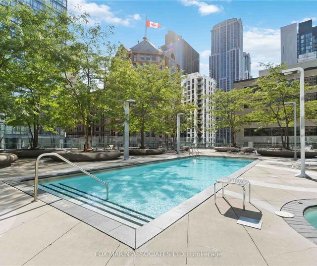 3410 - 832 Bay St, Condo with 3 bedrooms, 2 bathrooms and 1 parking in Toronto ON | Image 31