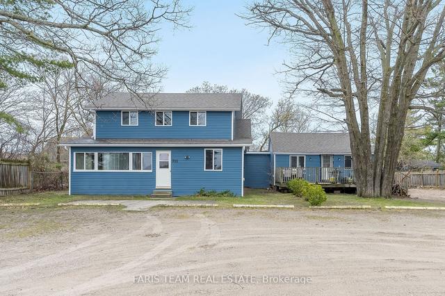 711 Mosley St, House detached with 7 bedrooms, 3 bathrooms and 5 parking in Wasaga Beach ON | Image 1