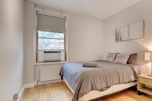 74 Oxford St, House attached with 3 bedrooms, 3 bathrooms and 0 parking in Toronto ON | Image 10