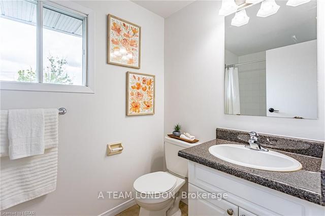 54 - 35 Waterman Ave, Townhouse with 3 bedrooms, 2 bathrooms and 1 parking in London ON | Image 15
