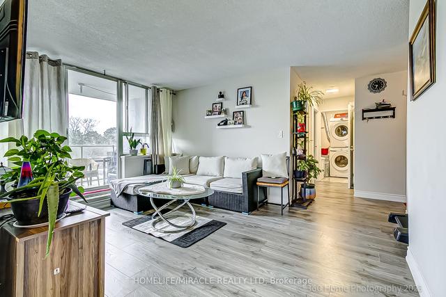 215 - 100 Wingarden Ct, Condo with 2 bedrooms, 2 bathrooms and 1 parking in Toronto ON | Image 24