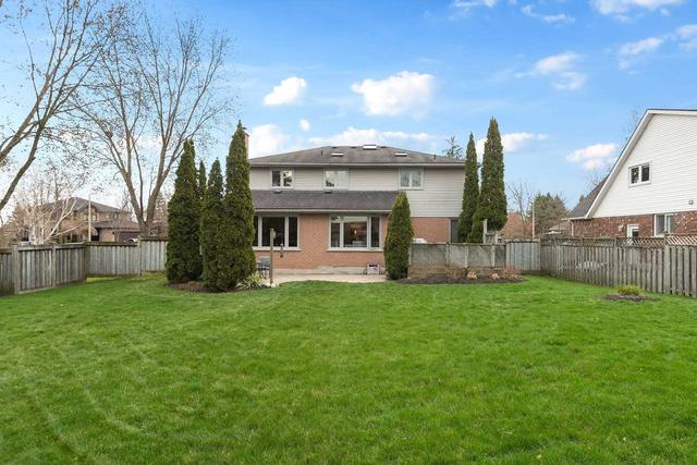 9 Fernbank Pl, House detached with 4 bedrooms, 4 bathrooms and 4 parking in Guelph ON | Image 11