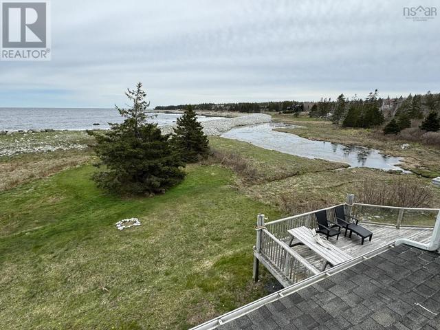 1049 Shore Rd, House detached with 3 bedrooms, 1 bathrooms and null parking in Queens NS | Image 35