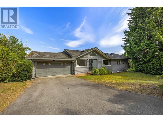 1031 Millstream Rd, House detached with 4 bedrooms, 3 bathrooms and 4 parking in West Vancouver BC | Image 2