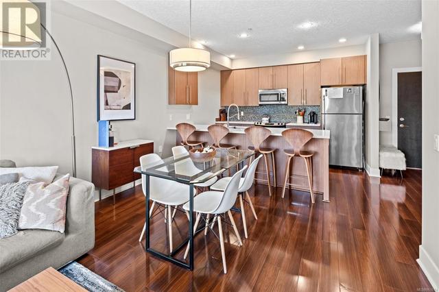 301 - 4529 West Saanich Rd, Condo with 2 bedrooms, 1 bathrooms and 1 parking in Saanich BC | Image 10